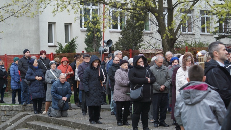 Droga Krzyżowa ulicami osiedla Polanka - parafia Odkupiciela Świata