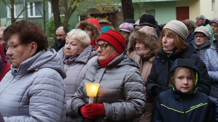 Droga Krzyżowa ulicami osiedla Polanka - parafia Odkupiciela Świata