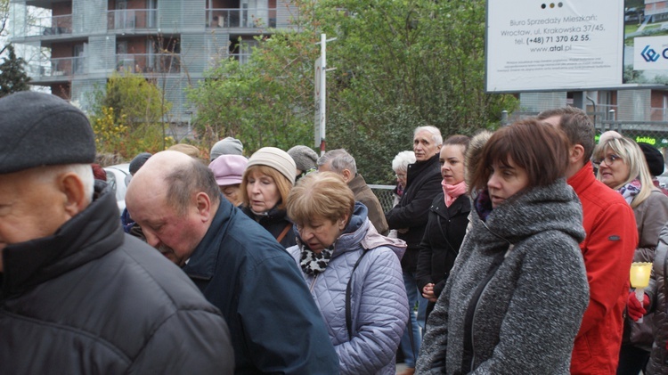 Droga Krzyżowa ulicami osiedla Polanka - parafia Odkupiciela Świata