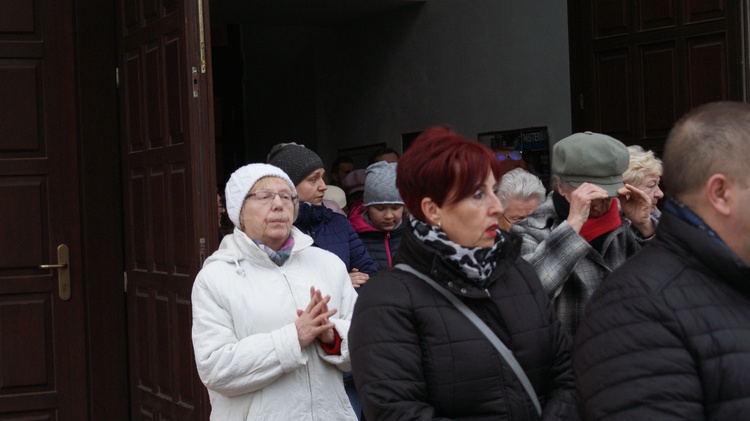 Droga Krzyżowa ulicami osiedla Polanka - parafia Odkupiciela Świata