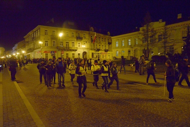 EDK z radomskiej katedry do Skrzyńska