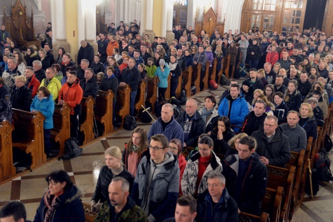 EDK z radomskiej katedry do Skrzyńska