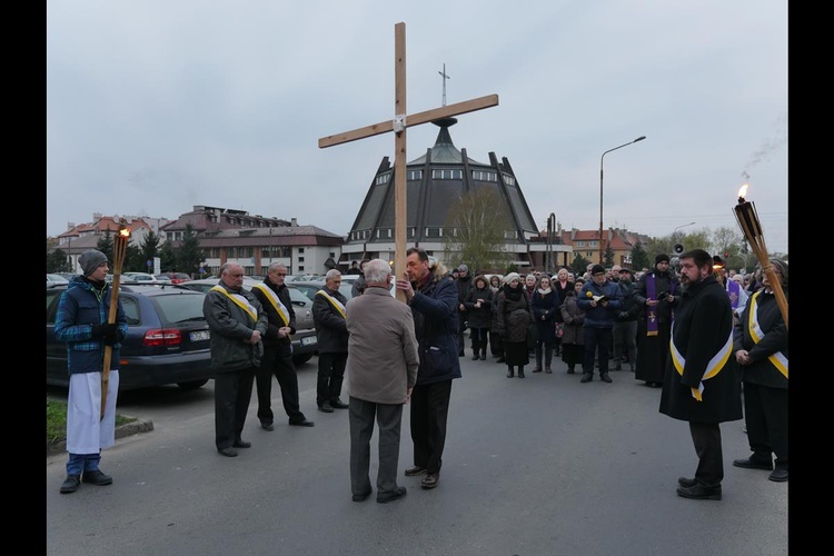 Droga Krzyżowa na Gaju