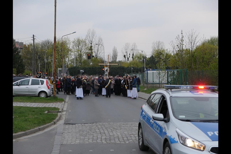 Droga Krzyżowa na Gaju