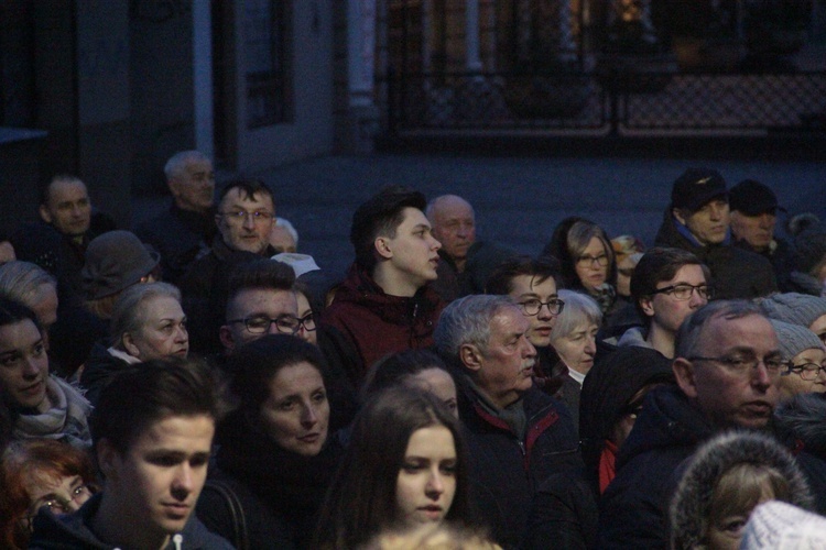 Droga Krzyżowa ulicami Legnicy