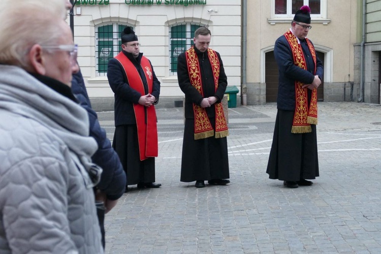 Droga Krzyżowa ulicami miast - Strzegom