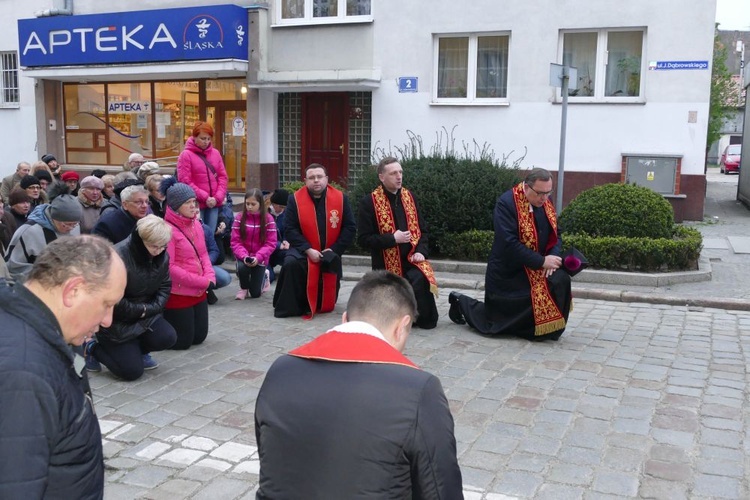 Droga Krzyżowa ulicami miast - Strzegom