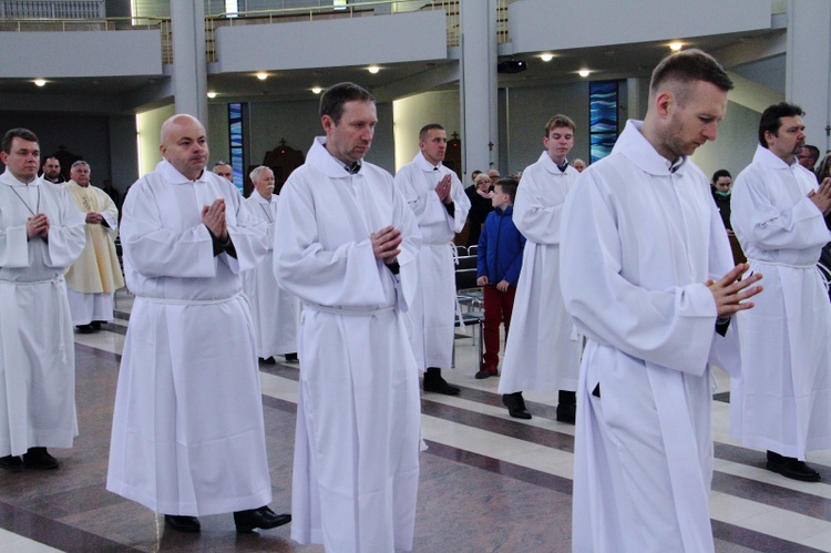 Błogosławieństwo nadzwyczajnych szafarzy Komunii Świętej 2019