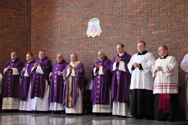 Odsłonięto pomnik wdzięczności za chrzest Polski i odzyskanie niepodległości