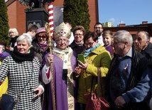 Odsłonięto pomnik wdzięczności za chrzest Polski i odzyskanie niepodległości