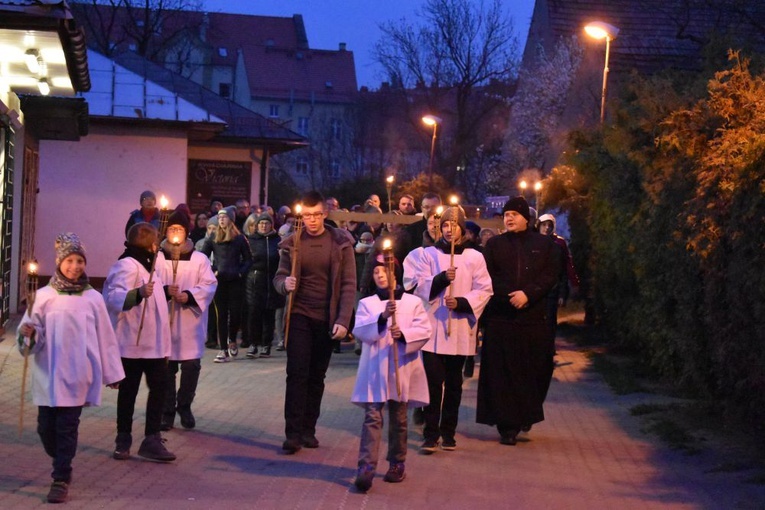 Droga Krzyżowa ulicami miast - Świebodzice