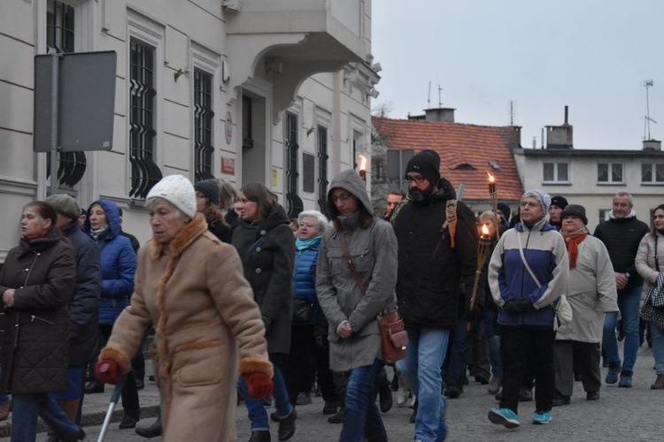 Droga Krzyżowa ulicami miast - Świebodzice