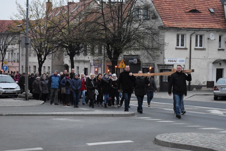 Droga Krzyżowa ulicami miast - Świebodzice