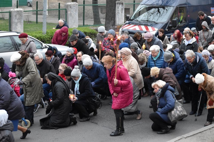 Droga Krzyżowa ulicami miast - Świebodzice