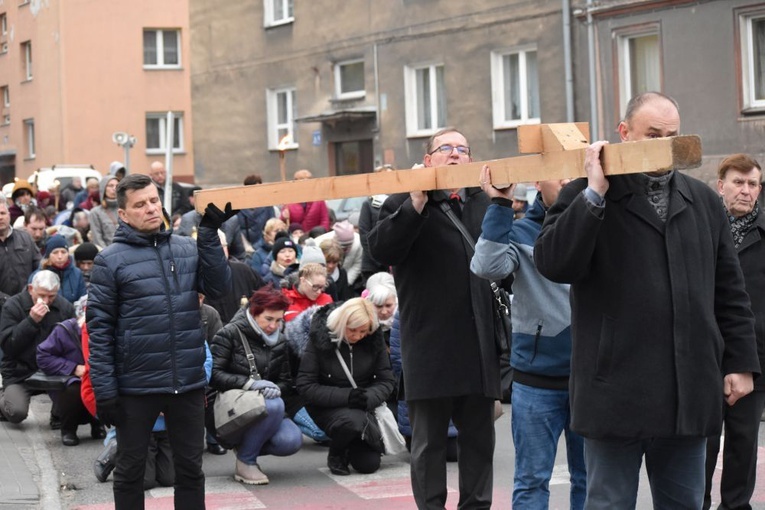Droga Krzyżowa ulicami miast - Świebodzice