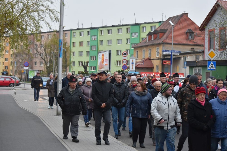 Droga Krzyżowa ulicami miast - Świebodzice