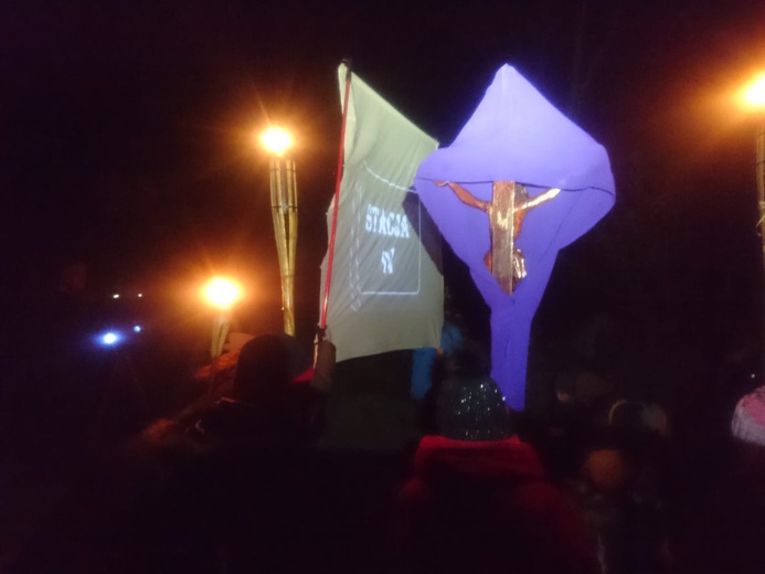Droga Krzyżowa ulicami miast - Wiry
