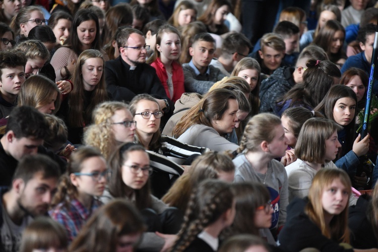 Tarnów. Niedziela Palmowa młodych. Zawiązanie wspólnoty