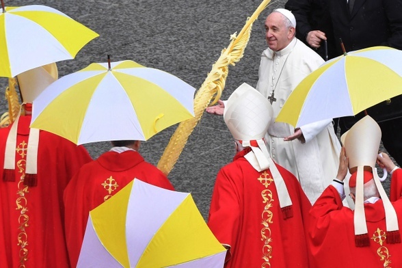 Papieski apel o modlitwę różańcową dla pokoju
