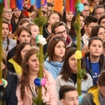 Tarnów. Niedziela Palmowa młodych. Msza św.