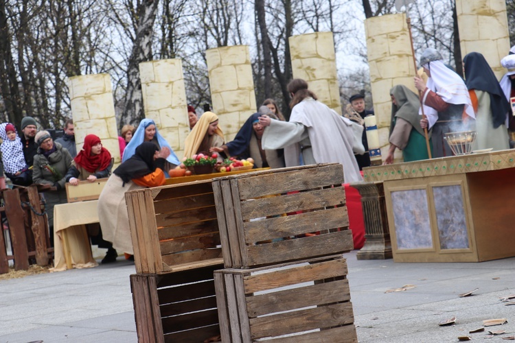 Rozpoczęły się obchody Chwalebnego Misterium Męki Pańskiej