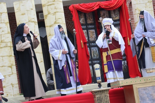 Rozpoczęły się obchody Chwalebnego Misterium Męki Pańskiej