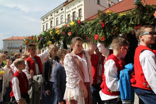 Niedziela Palmowa młodych w Bielsku-Białej 2019 - procesja do katedry