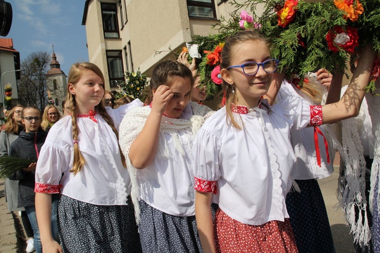 Niedziela Palmowa młodych w Bielsku-Białej 2019 - procesja do katedry