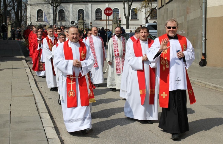 Niedziela Palmowa młodych w Bielsku-Białej 2019 - procesja do katedry