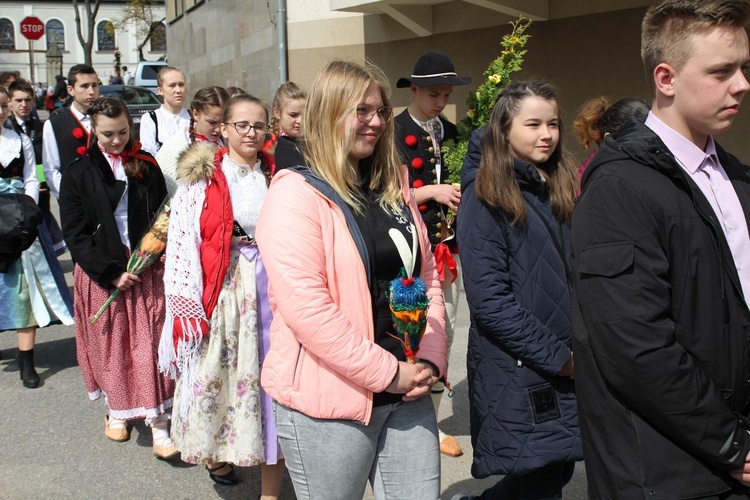 Niedziela Palmowa młodych w Bielsku-Białej 2019 - procesja do katedry