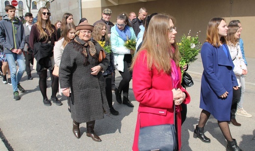 Niedziela Palmowa młodych w Bielsku-Białej 2019 - procesja do katedry