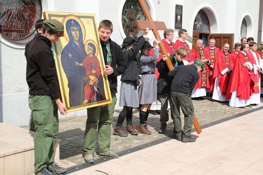 Niedziela Palmowa młodych w Bielsku-Białej 2019 - procesja do katedry