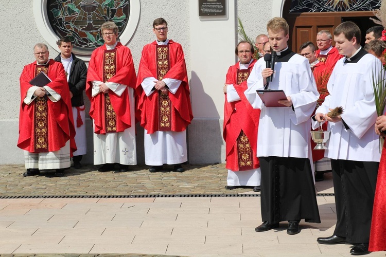 Niedziela Palmowa młodych w Bielsku-Białej 2019 - procesja do katedry