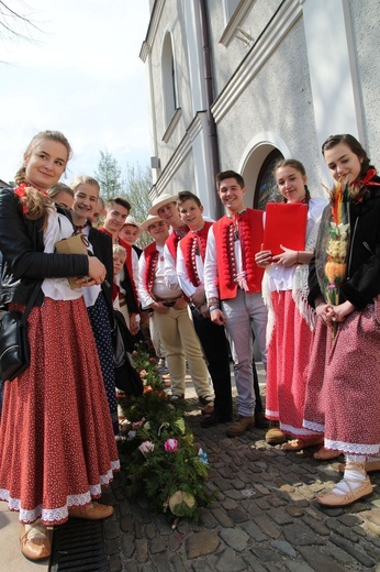 Niedziela Palmowa młodych w Bielsku-Białej 2019 - procesja do katedry