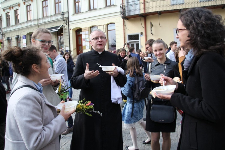 Niedziela Palmowa młodych w Bielsku-Białej 2019 - Msza Święta