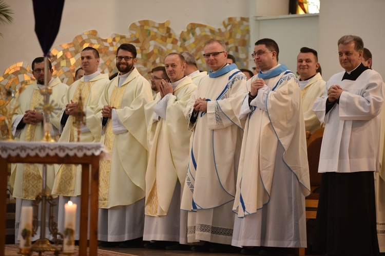 Tarnów. Niedziela Palmowa młodych. Msza św.