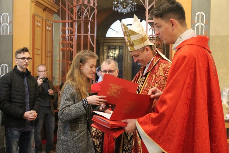 Niedziela Palmowa młodych w Bielsku-Białej 2019 - Msza Święta