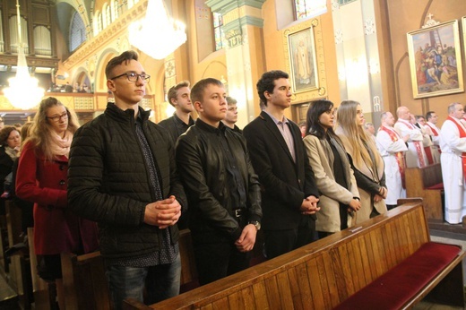 Niedziela Palmowa młodych w Bielsku-Białej 2019 - Msza Święta