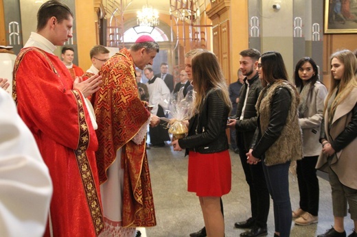 Niedziela Palmowa młodych w Bielsku-Białej 2019 - Msza Święta