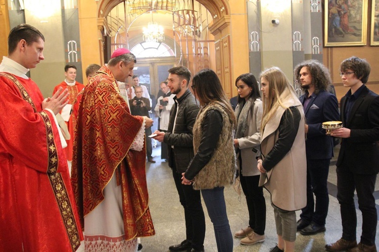 Niedziela Palmowa młodych w Bielsku-Białej 2019 - Msza Święta