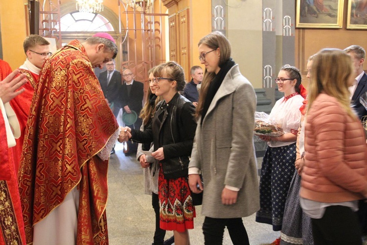 Niedziela Palmowa młodych w Bielsku-Białej 2019 - Msza Święta