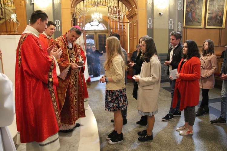 Niedziela Palmowa młodych w Bielsku-Białej 2019 - Msza Święta