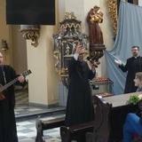 Nabożeństwo i procesja młodzieży do katedry 