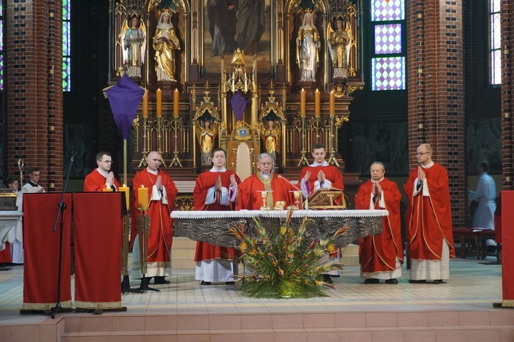 Diecezjalne spotkanie młodzieży w katedrze gliwickiej