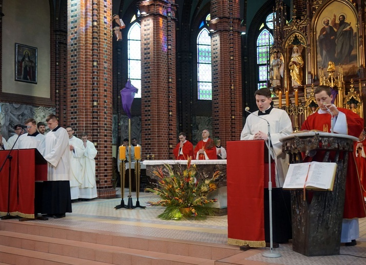 Diecezjalne spotkanie młodzieży w katedrze gliwickiej