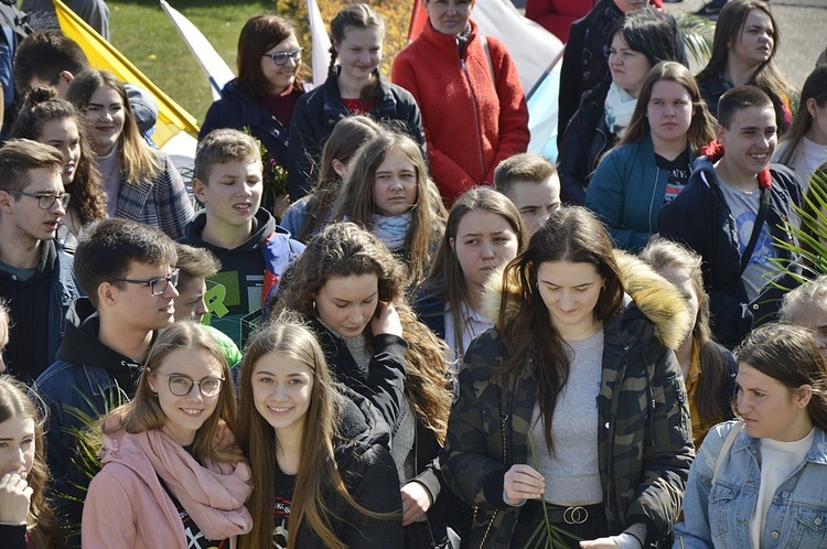 Niedziela Palmowa młodych diecezji płockiej