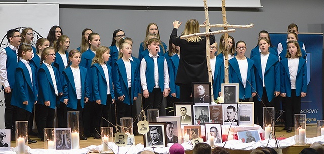 ▲	„Katyń... ocalić od zapomnienia” – to program edukacyjny, który rozpowszechnia wiedzę na temat tamtych wydarzeń wśród młodzieży.