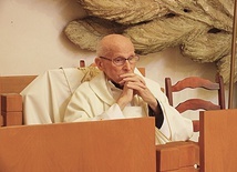 Ojciec Józef w czasie parafialnej uroczystości w 2017 roku.