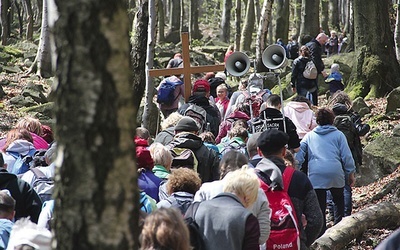 Pielgrzymka na Ślężę  to dobra propozycja  na długi weekend.