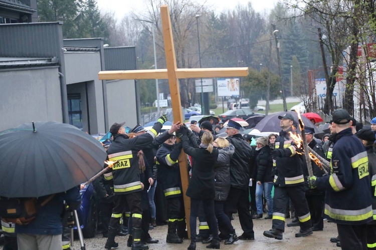 Poświęcenie krzyża w Biegonicach